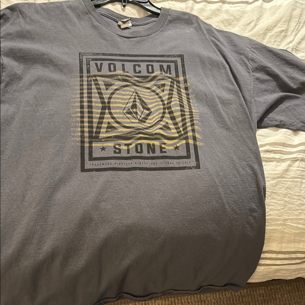 Volcom Men's Gray Graphic T-Shirt